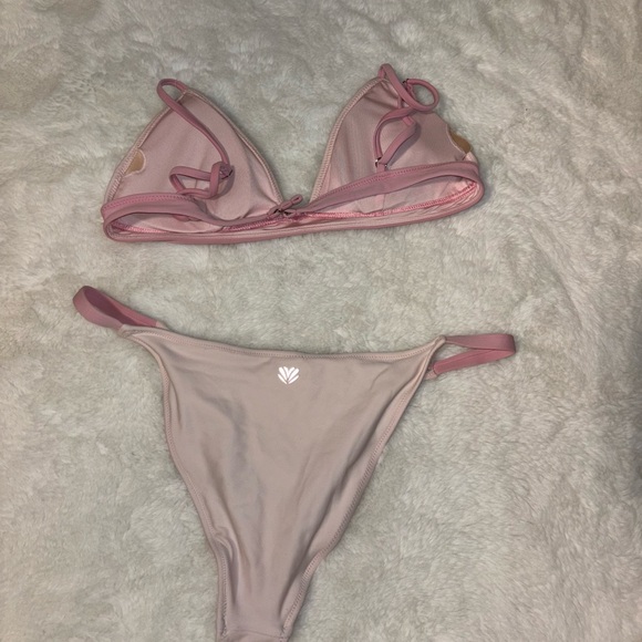 Pink bikini - Picture 2 of 2